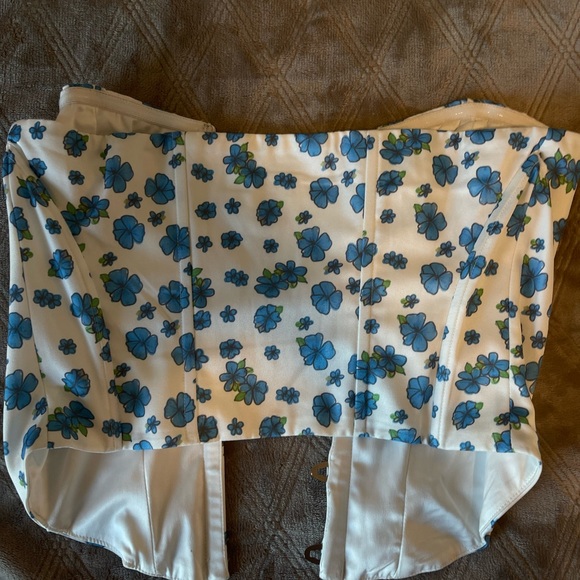 Princess Polly Corset Size: 4 - Picture 3 of 3